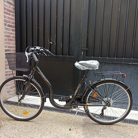 Tres Beau Studio Climatisation, Trois Etoiles, Parking A Velo, Velos En Option, Parking Prive Jardin مونتارجي المظهر الخارجي الصورة